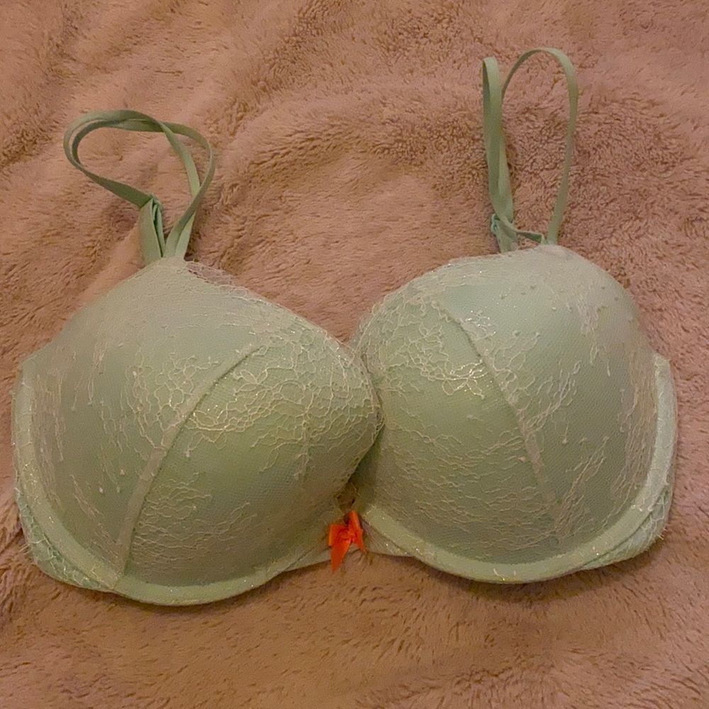 VS Very Sexy Chantilly Lace Push Up Bra